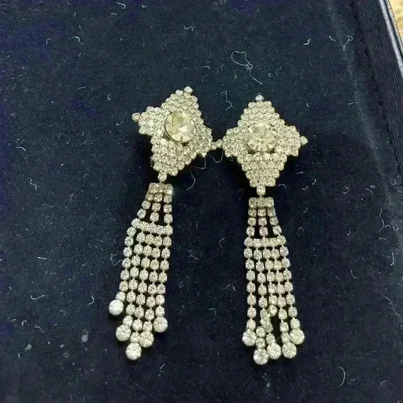 Rhinestone long drop earrings - Picture 4 of 4